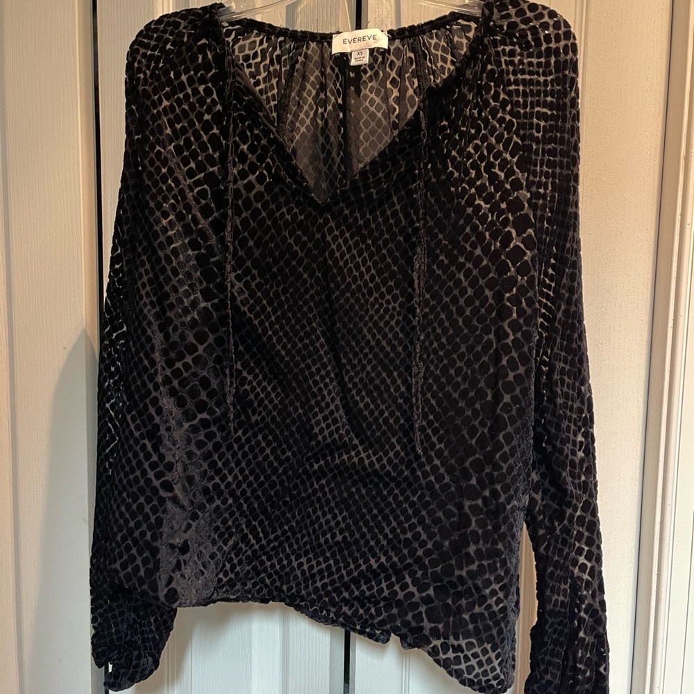 Evereve Black Textured Women's Blouse